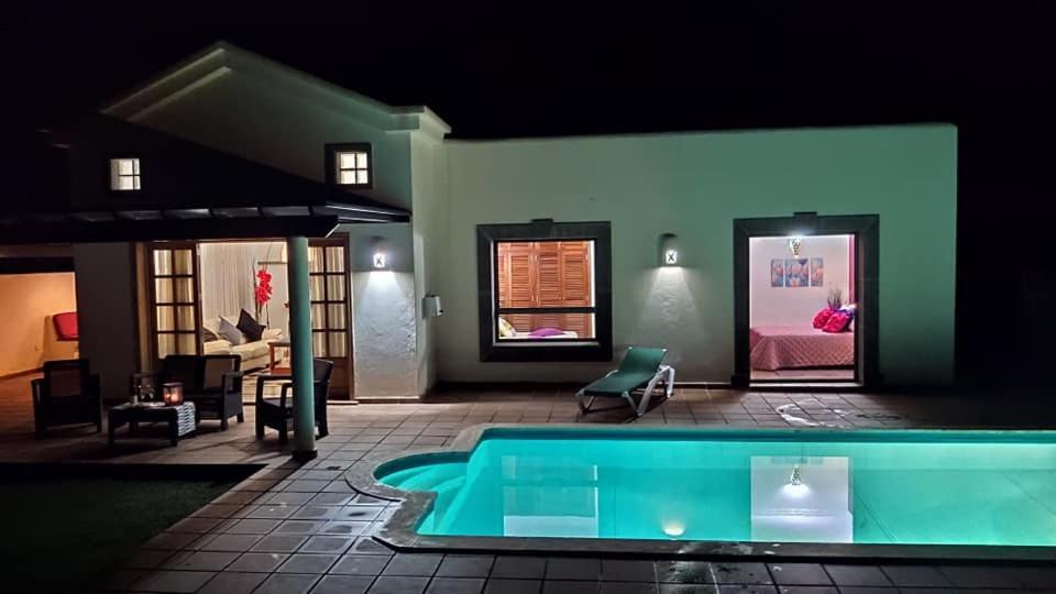 Villa Bol-Can Con Piscina Privada Playa Blanca  Extérieur photo